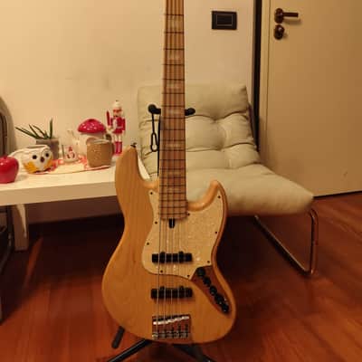 Sire Marcus Miller V7 5-String with Maple Fretboard 2017 - 2019 - Natural image 1