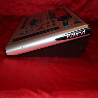 Roland VG-99 V-Guitar Modeling Synth with GK-3 Pickup and FC-300 MIDI Foot Controller - Silver image 10
