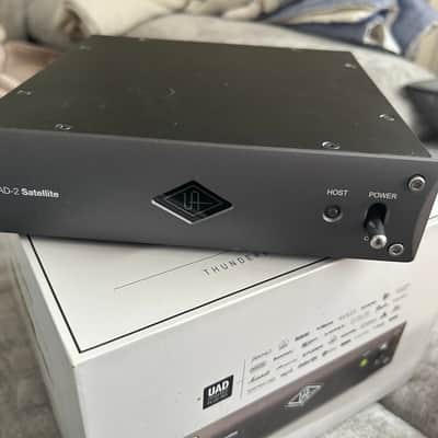Universal Audio UAD-2 Satellite Thunderbolt 3 OCTO Core + Free thunderbolt cable image 1