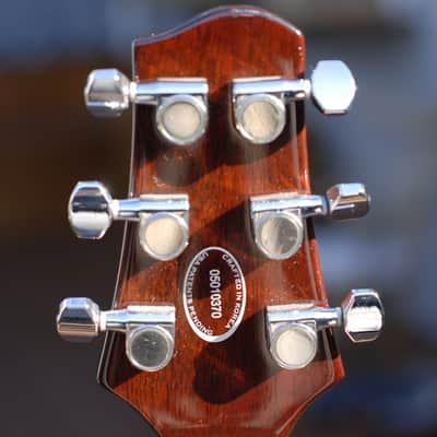 Line 6 Variax 700 Acoustic Natural, Includes Guitar Case, DI Pedal, AC Adapter, USB Interface image 4