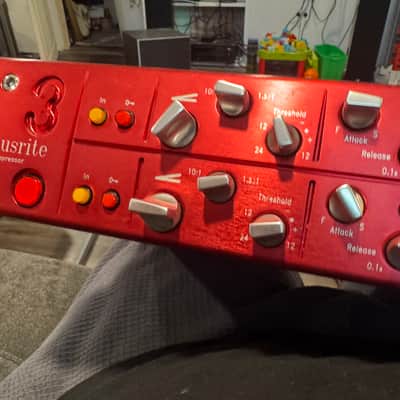 Focusrite Red 3 Dual Compressor / Limiter 2000s image 4