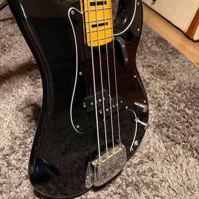 Squier Classic Vibe '70s Precision Bass 2015 - Present - Black image 10