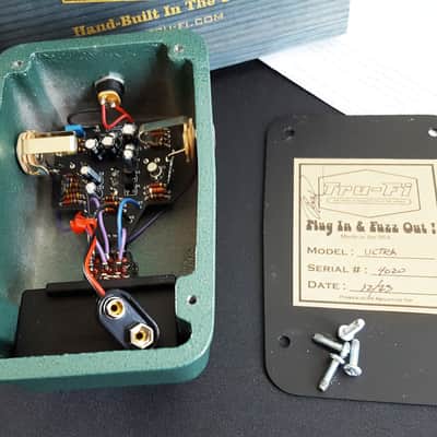 Tru-fi Ultra Tremolo w/Wooden Box image 9