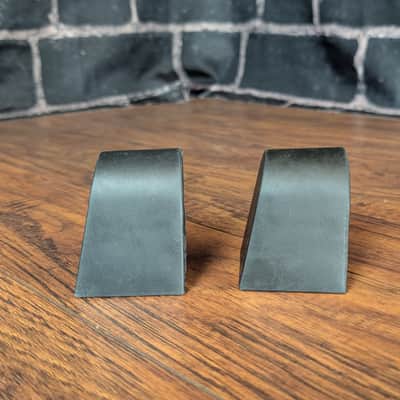 Alesis 1.5" Rubber Feet for Command-Forge-Surge (2 Feet) - Black image 2