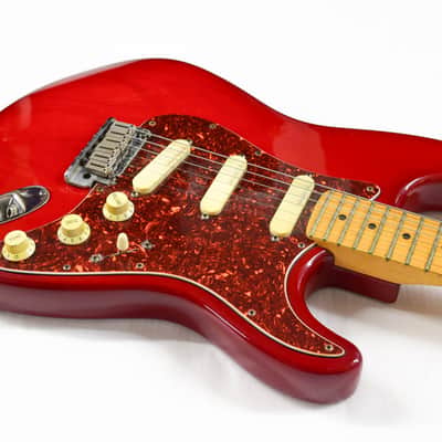 Fender Strat Plus Deluxe with Maple Fretboard - Crimson Burst image 5