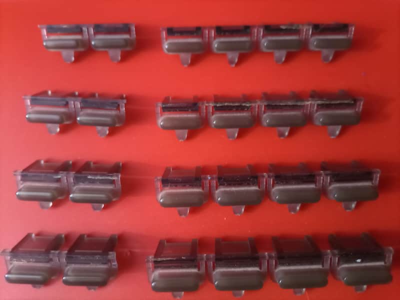 KORG T1 ORIGINAL FULL SET BUTTONS 5X4 BUTTONS 5X2 (one of the 2 BUTTON broken) image 1