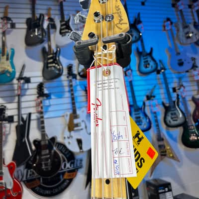 Fender Player Jazz Bass - 3-Tone Sunburst with Maple Fingerboard Authorized Deal! 526 FREE PLEK! image 6