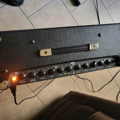 Traynor YCV50B Custom Valve 50-Watt 1x12" Guitar Combo image 6