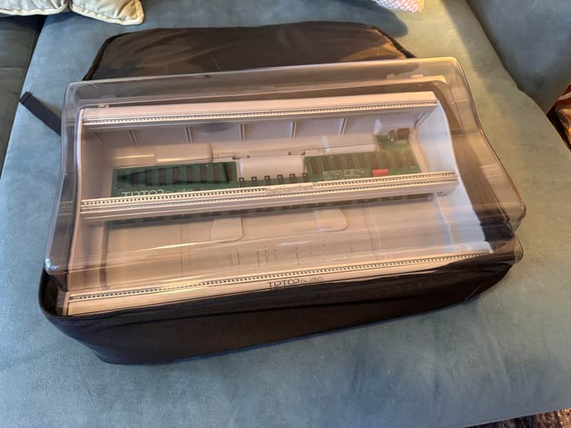 Tiptop Audio Mantis Eurorack Case 2020s - Grey/Green with Decksaver and case image 1