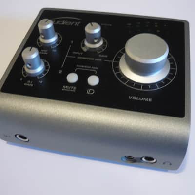 Audient iD4 Desktop USB Audio Interface 2010s - Black image 4