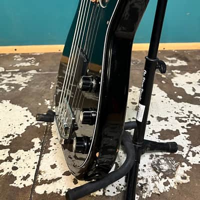 Peavey Forum Bass Guitar black image 4