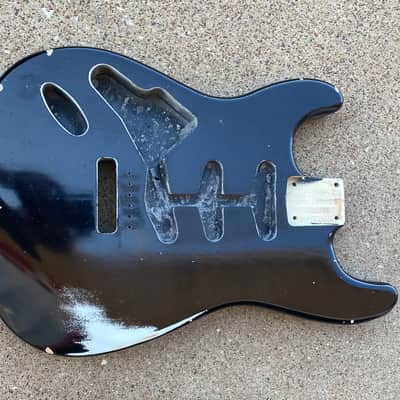 Lefty strat body, relic nitro finish image 1