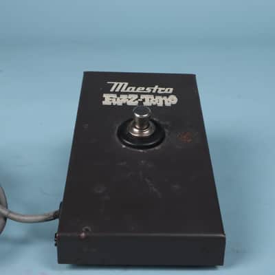 Vintage 1960s Maestro FZ-1A Fuzz Tone by Gibson Fuzz Guitar Effect Pedal image 10