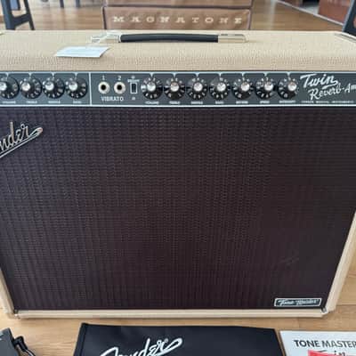 Fender Tone Master Twin Reverb Blonde 2x12 Combo w/ Footswitch, Cover + Manual image 2