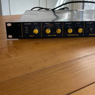 Korg SDD-1000 - 80s Vintage Digital Delay Rack Unit 230V - Chorus / Modulation image 2