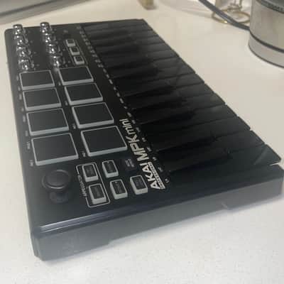 Akai MPK Mini MK3 Limited Edition Black 2020 - Black image 5