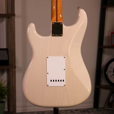 Fender Limited Edition Vintera III Late '50s Stratocaster - Maple Fingerboard, White Blonde image 8