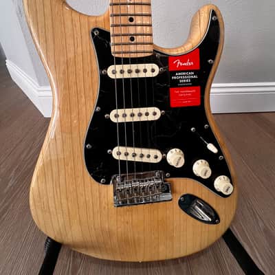 Fender American Professional Stratocaster - Natural