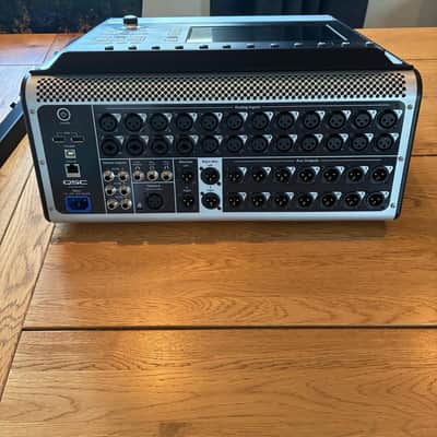 QSC TouchMix-30 Pro Touch Screen Compact Digital Mixer with iPad stand and rack mount image 4