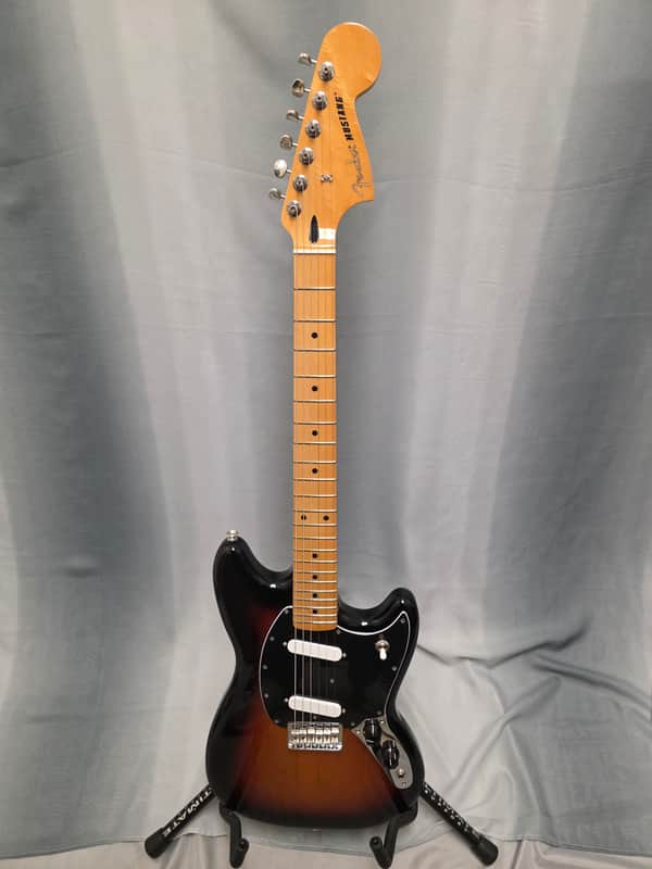 Fender Mustang Player II - 3 Color Sunburst