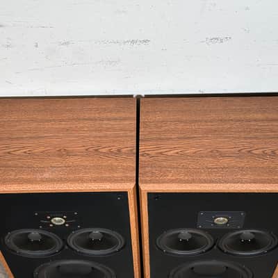 Polk Audio Monitor 10 Series 3-Way Stereo Speakers image 8