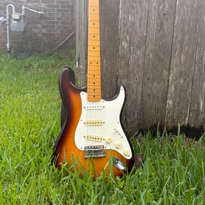 Fender American Vintage II '57 Stratocaster 2022 - Present - 2-Color Sunburst image 1