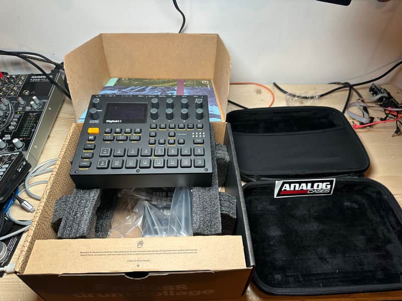 Elektron Digitakt II 2024 - Present - Black image 1