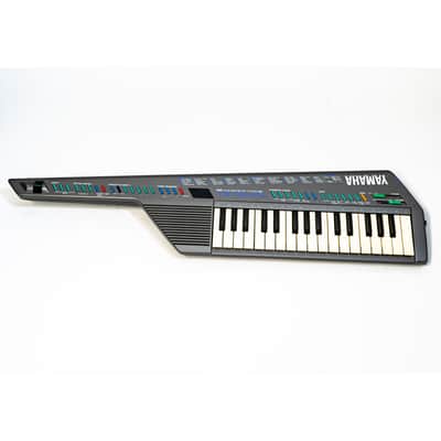 Yamaha SHS-10 - 32-Key Beginner Keytar - Keyboard Synthesizer with Gigbag image 2