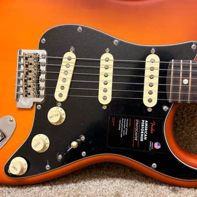 Fender Limited Edition American Performer Timber Stratocaster Honey Burst w/ Gig Bag image 2