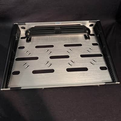 Fender Pedalboard - Medium with soft carrying case image 3