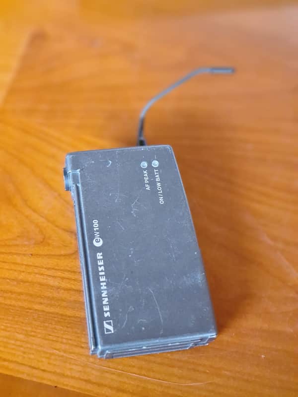 Sennheiser 🎤 Sennheiser ew100 SK 100 Bodypack Transmitter | UHF | 790–822 MHz | 3.5mm | Belt Clip image 1