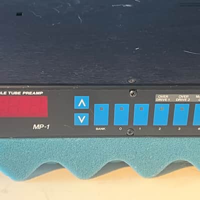 A/DA MP-1 TUBE Guitar Preamp with 2.01 firmware and battery mod. Works great! image 4