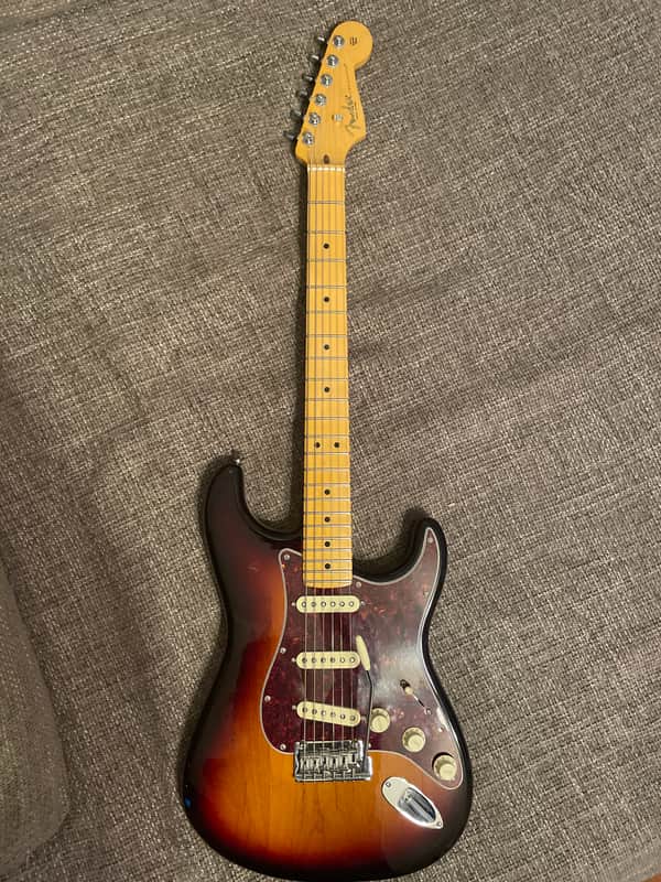 Fender American Professional II Stratocaster with Maple Fretboard 2020 - Present - 3-Color Sunburst