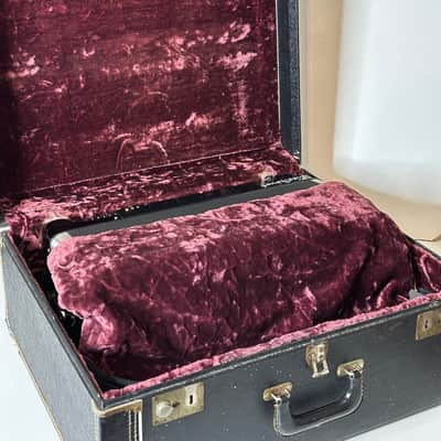 Universal Electrovox Fullsize Piano Accordion LMM (41 key / 120 Bass) W/ Case image 11
