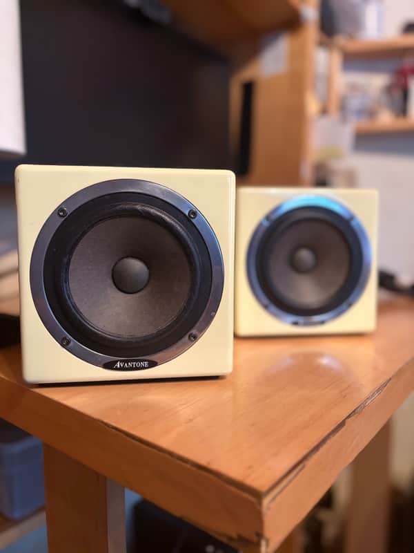 Avantone Pro Active MixCubes (Pair) 2011 - Present - Buttercream image 1