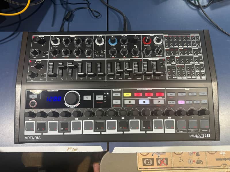 Arturia MiniBrute 2S Noir Edition Desktop Synthesizer