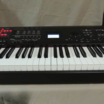 Yamaha S70XS 76 key Stage piano/Synth, Local Pickup only. [Three Wave Music] image 4