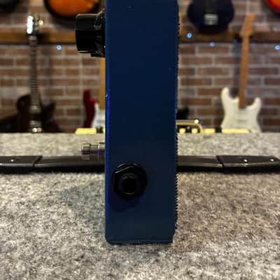 Analogman Chorus - Present - Blue image 4