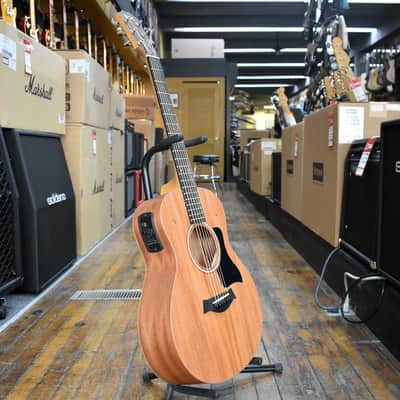 Taylor GS Mini-e Mahogany Acoustic-Electric w/Padded Gig Bag image 5