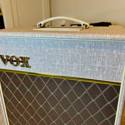 Vox VOX AC4HW1 Hand-Wired 4-Watt Tube Guitar Combo Amp 2016 - Fawn vinyl and Brown Diamond image 8