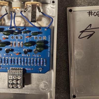 Frost Giant Electronics Big Fuzz Civil War 2023 - White / Blue image 6