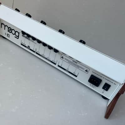 Moog Slim Phatty 2010s - White image 8