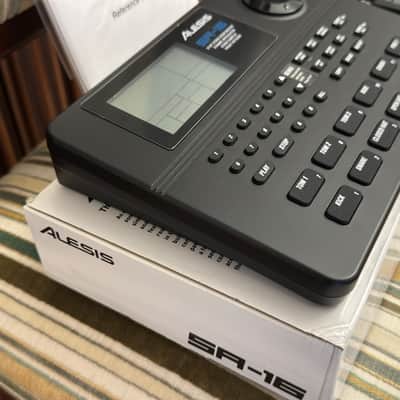ALESIS SR-16 - IN LIKE NEW CONDITION! image 3