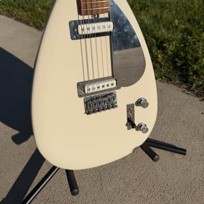 Vox Mark III White – USA Made – OHSC – Brian Jones Spec – Extremely Rare Hardtail Version 2002 - White image 2