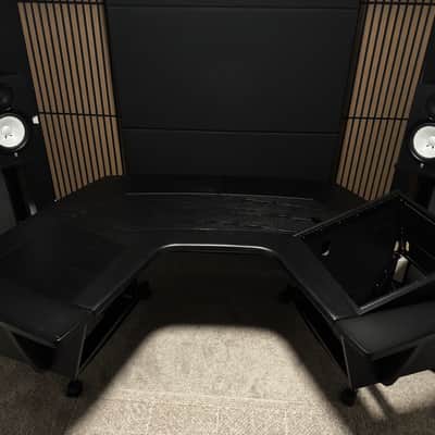 Argosy Aura 260-L Workstation with Upper Right Rack image 4
