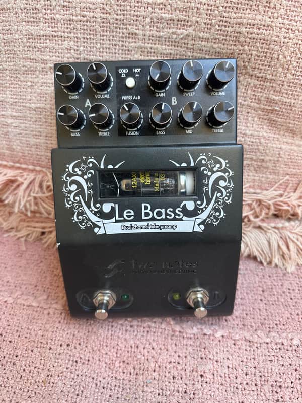 Two Notes Le Bass 2-Channel Tube Bass Preamp image 1