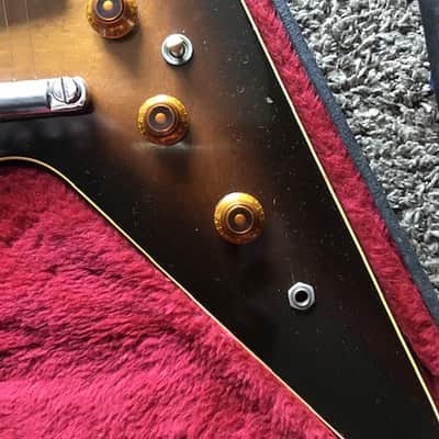 Gibson The Flying V CMT 1981-1985 - Sunburst image 3