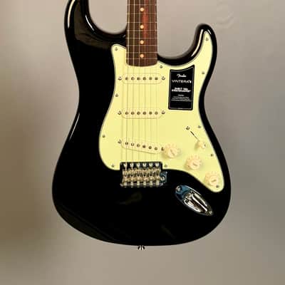 Fender Vintera III Early '60s Stratocaster - Black image 2