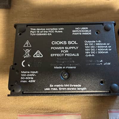 Used CIOKS SOL 5 Isolated Outlets Guitar Pedal Power Supply w/ Two Extra Cables image 2