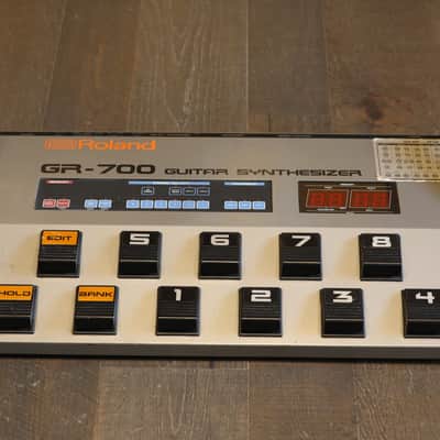 Roland GR-700 Guitar Synthesizer 1984 - 1989 - Grey